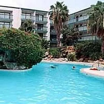 Hotel Treasure Island Resort West Bay